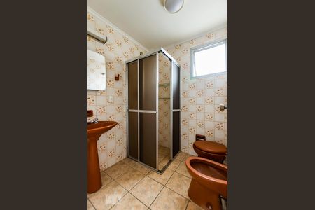 Banheiro de apartamento à venda com 1 quarto, 57m² em Centro, Campinas