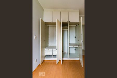 Quarto de apartamento à venda com 1 quarto, 57m² em Centro, Campinas