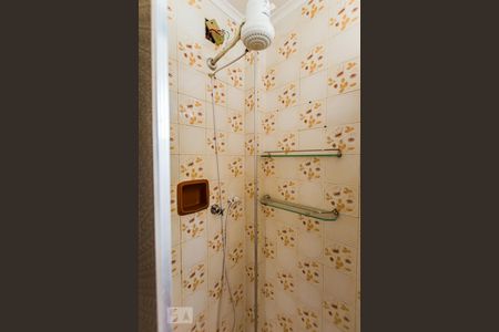 Banheiro de apartamento à venda com 1 quarto, 57m² em Centro, Campinas