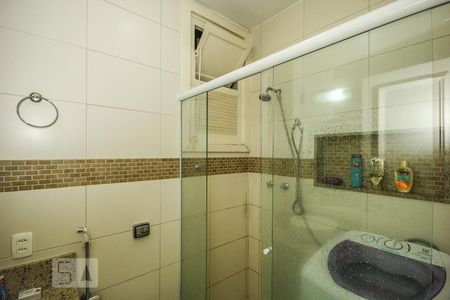 Banheiro de kitnet/studio para alugar com 1 quarto, 43m² em Copacabana, Rio de Janeiro
