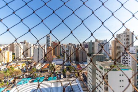 Vista da sacada de apartamento à venda com 3 quartos, 100m² em Cambuí , Campinas