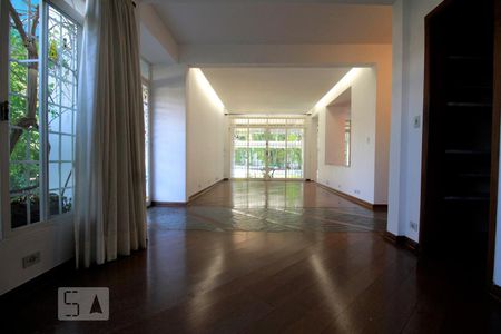 Sala de casa para alugar com 5 quartos, 647m² em Morumbi, São Paulo