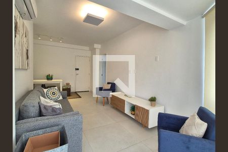 Sala de apartamento à venda com 2 quartos, 68m² em Barra da Tijuca, Rio de Janeiro