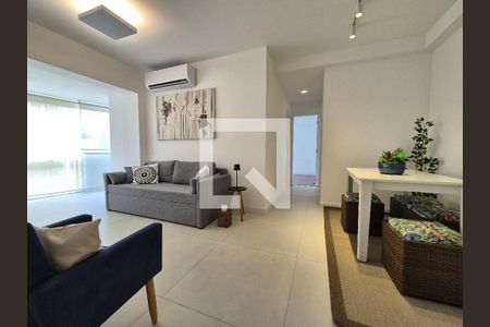 Sala de apartamento à venda com 2 quartos, 68m² em Barra da Tijuca, Rio de Janeiro