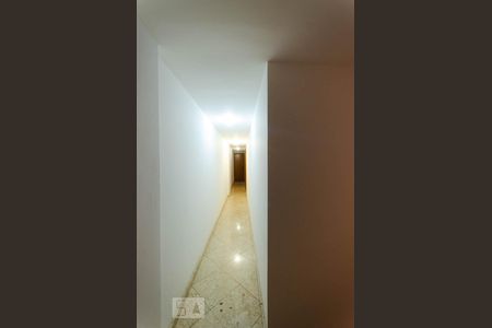 Apartamento à venda com 145m², 3 quartos e 3 vagas Apartamento à venda com 145m², 3 quartos e 3 vagasCorredor de acesso aos dormitórios