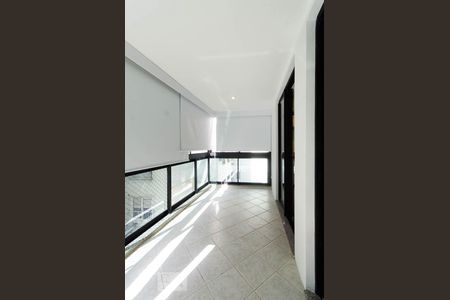 Apartamento à venda com 145m², 3 quartos e 3 vagas Apartamento à venda com 145m², 3 quartos e 3 vagasVaranda da suite