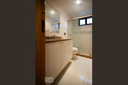 Apartamento à venda com 145m², 3 quartos e 3 vagas Apartamento à venda com 145m², 3 quartos e 3 vagasBanheiro social