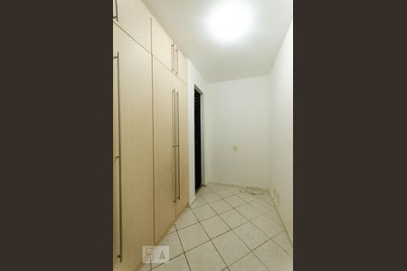 Apartamento à venda com 145m², 3 quartos e 3 vagas Apartamento à venda com 145m², 3 quartos e 3 vagasQuarto de serviço