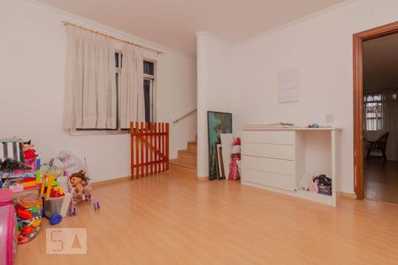 Sala de estar de casa à venda com 4 quartos, 260m² em Ipiranga, São Paulo