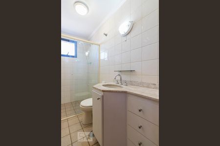 Banheiro de apartamento à venda com 2 quartos, 100m² em Vila Gilda, Santo André