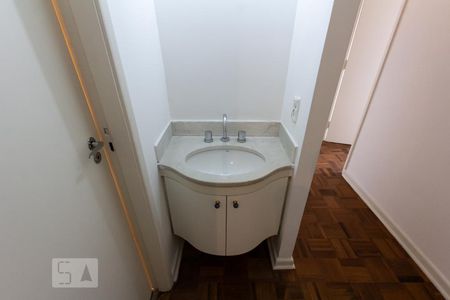 Lavabo de apartamento para alugar com 3 quartos, 180m² em Perdizes, São Paulo