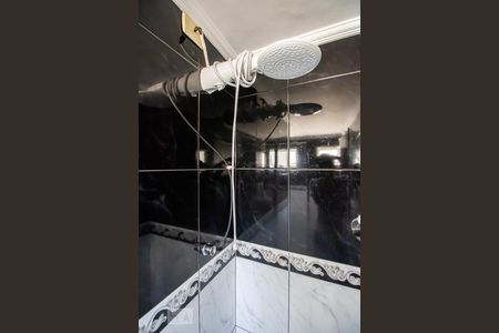 Banheiro suíte detalhe de apartamento para alugar com 1 quarto, 50m² em Pinheiros, São Paulo