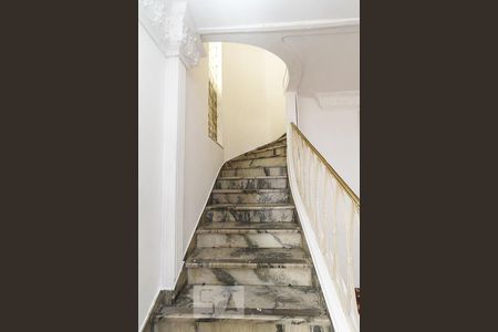 escada de acesso privativos de casa à venda com 3 quartos, 300m² em Belém, São Paulo