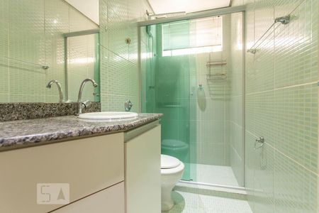 Banheiro de apartamento para alugar com 1 quarto, 45m² em Rio Branco, Porto Alegre