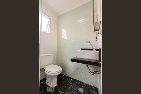 banheiro de kitnet/studio para alugar com 1 quarto, 40m² em Centro, São Paulo