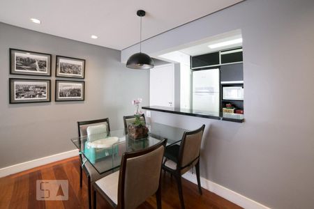 Sala de apartamento para alugar com 3 quartos, 84m² em Jardim Itapeva, São Paulo