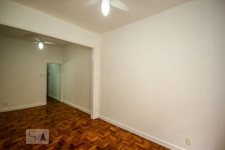 Sala de kitnet/studio para alugar com 1 quarto, 30m² em Copacabana, Rio de Janeiro