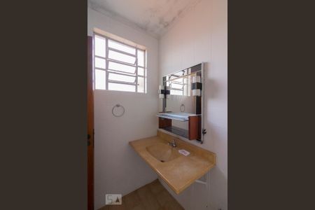 Casa à venda com 80m², 2 quartos e 1 vaga Casa à venda com 80m², 2 quartos e 1 vagaBanheiro