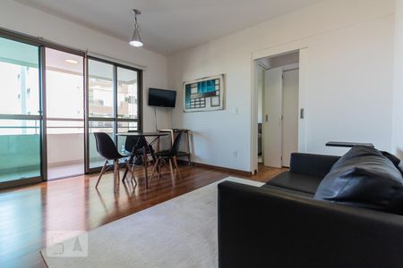 Sala de apartamento para alugar com 1 quarto, 44m² em Cidade Monções, São Paulo