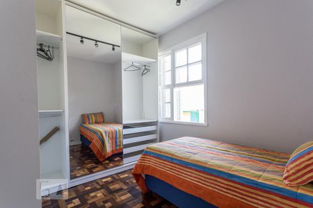 Quarto 1 de apartamento para alugar com 2 quartos, 76m² em Azenha, Porto Alegre