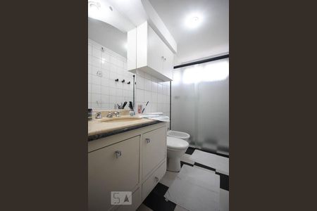Banheiro de apartamento para alugar com 3 quartos, 117m² em Vila Andrade, São Paulo