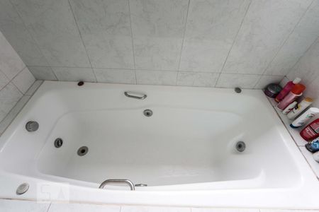 Apartamento à venda com 180m², 4 quartos e 4 vagas Apartamento à venda com 180m², 4 quartos e 4 vagasSuite 2