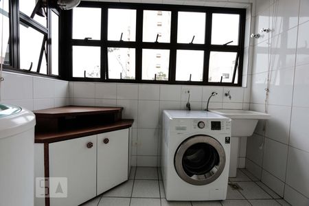 Apartamento à venda com 180m², 4 quartos e 4 vagas Apartamento à venda com 180m², 4 quartos e 4 vagasArea de serviço