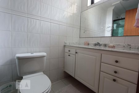 Apartamento à venda com 180m², 4 quartos e 4 vagas Apartamento à venda com 180m², 4 quartos e 4 vagasSuite