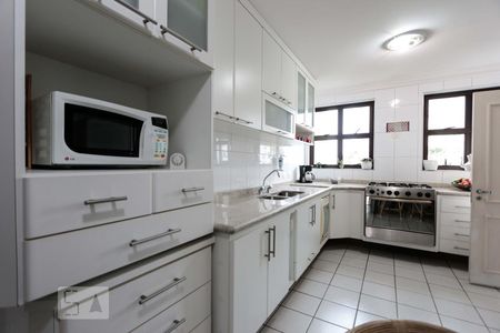 Apartamento à venda com 180m², 4 quartos e 4 vagas Apartamento à venda com 180m², 4 quartos e 4 vagasCozinha