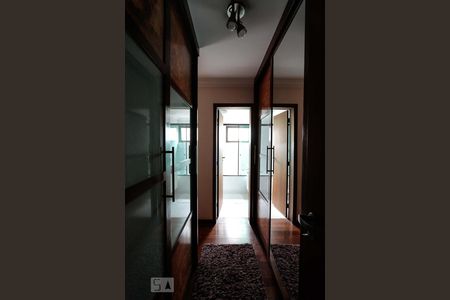 Apartamento à venda com 180m², 4 quartos e 4 vagas Apartamento à venda com 180m², 4 quartos e 4 vagasSuite 2