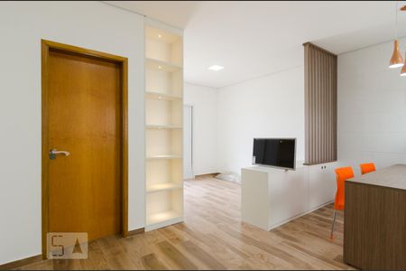 Sala de kitnet/studio para alugar com 1 quarto, 33m² em Cerâmica, São Caetano do Sul