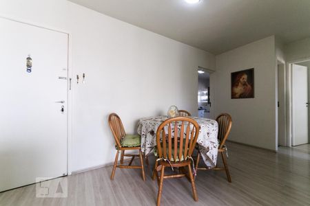 Sala de apartamento para alugar com 2 quartos, 63m² em Jardim Aeroporto, São Paulo