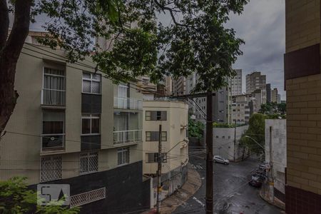 Vista Sala de Estar de apartamento para alugar com 3 quartos, 124m² em Cruzeiro, Belo Horizonte