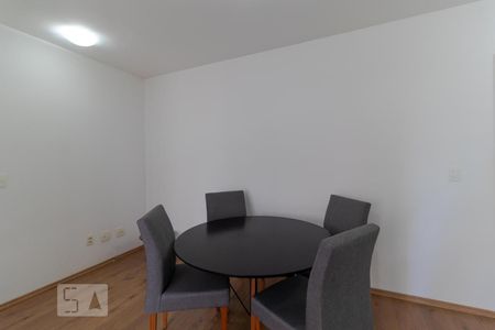 Salas de apartamento para alugar com 1 quarto, 48m² em Cambuí, Campinas