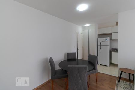 Salas de apartamento para alugar com 1 quarto, 48m² em Cambuí, Campinas