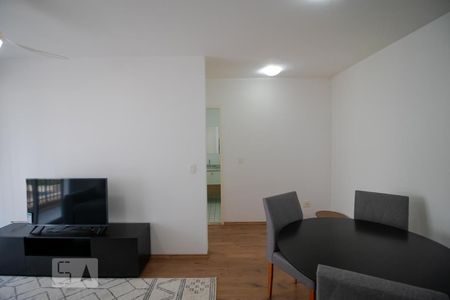 Salas de apartamento para alugar com 1 quarto, 48m² em Cambuí, Campinas