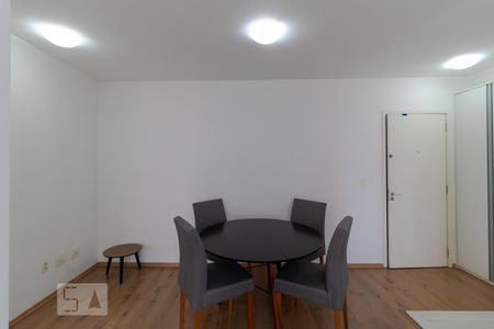 Salas de apartamento para alugar com 1 quarto, 48m² em Cambuí, Campinas