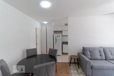 Salas de apartamento para alugar com 1 quarto, 48m² em Cambuí, Campinas