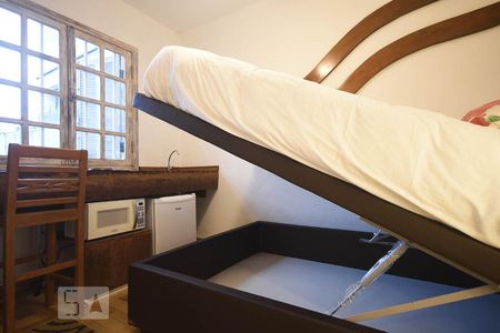 Detalhe da cama de kitnet/studio para alugar com 1 quarto, 30m² em Real Parque, São Paulo