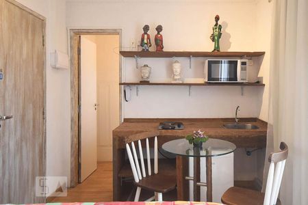 Cozinha de kitnet/studio para alugar com 1 quarto, 38m² em Real Parque, São Paulo