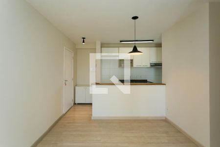 sala de apartamento para alugar com 3 quartos, 75m² em Parque Reboucas, São Paulo