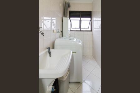 Área de serviço de apartamento para alugar com 2 quartos, 75m² em Santa Terezinha, São Bernardo do Campo