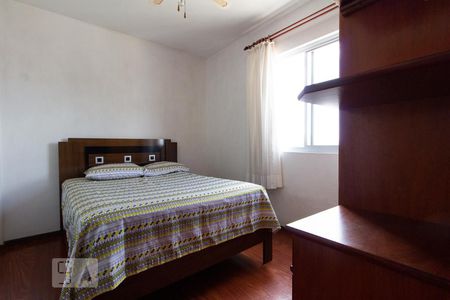 Quarto 1 de apartamento para alugar com 2 quartos, 72m² em Centro, Curitiba
