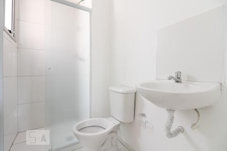 Banheiro de apartamento para alugar com 2 quartos, 53m² em Continental, Osasco