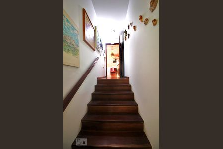Entrada de casa para alugar com 4 quartos, 450m² em Vila Suzana, São Paulo