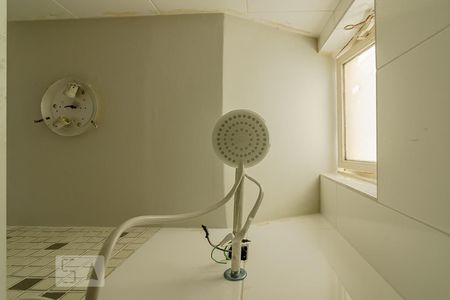 Banheiro de apartamento à venda com 3 quartos, 65m² em Nova Floresta, Belo Horizonte