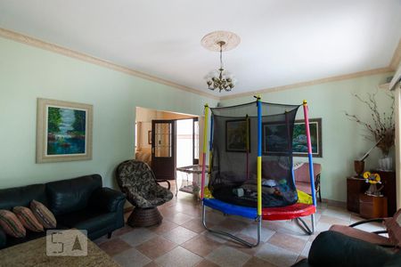 Sala de estar de casa para alugar com 3 quartos, 400m² em Mirandópolis, São Paulo