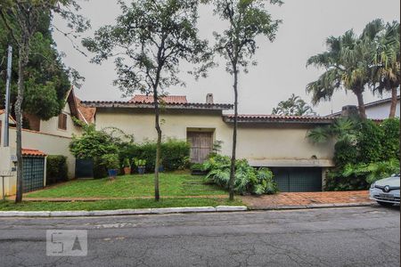 Casa de casa para alugar com 4 quartos, 750m² em Granja Julieta, São Paulo