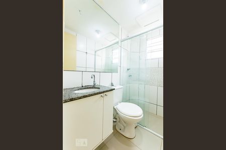 Banheiro de apartamento à venda com 2 quartos, 45m² em Parque Rural Fazenda Santa Cândida, Campinas