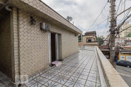 Casa à venda com 115m², 3 quartos e 3 vagas Casa à venda com 115m², 3 quartos e 3 vagasVaranda